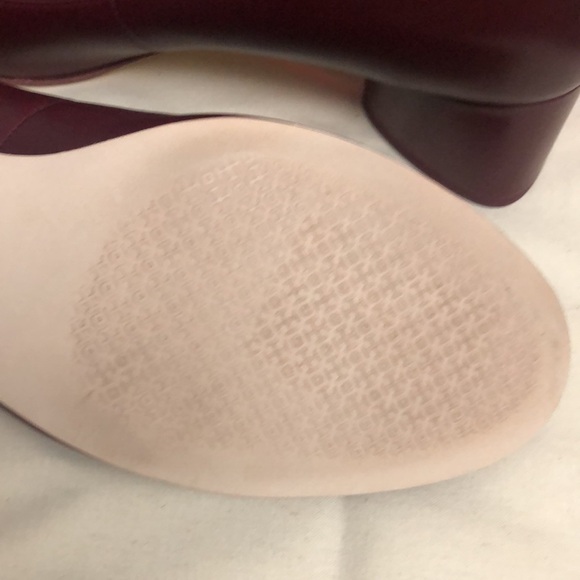 Tory Bruch Elizabeth Round Toe Pumps - Picture 6 of 8